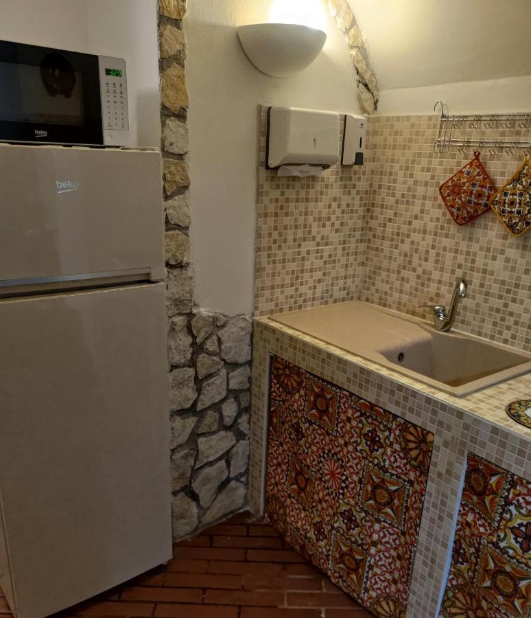 La Grotta Di Filomena Apartment คาตาเนีย ภายนอก รูปภาพ